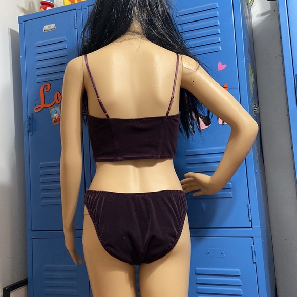 Vintage 90’s Velvet Bra & Panty set. - Picture 3 of 12
